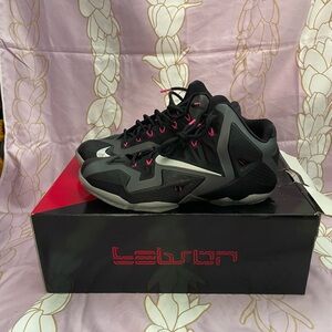 Lebron XI Miami Nights Men's size 11